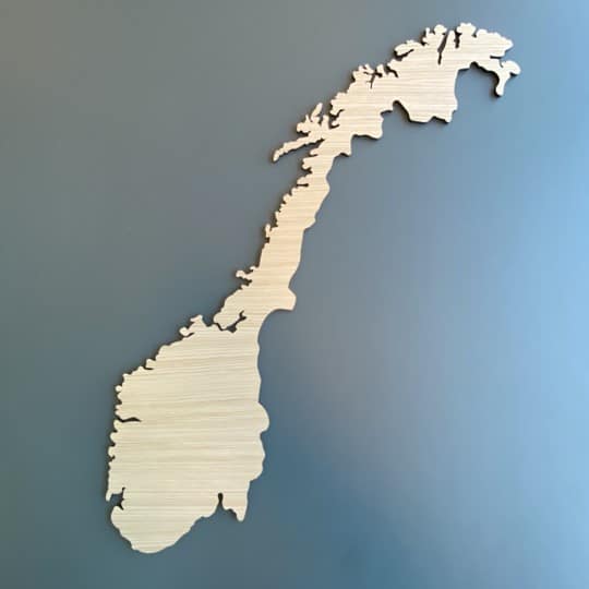 Norge kort i træ-lys-eg