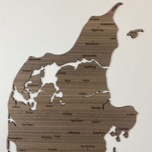 Danmarkskort i træ med byer i valnød | Nordjylland