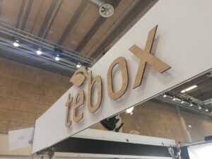 Logo i træ til messe